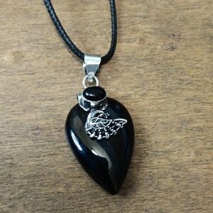 Elegant Black Pendant Necklace